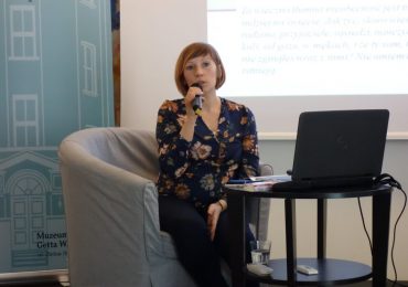 Nauczać, upowszechniać, upamiętniać, wychowywać