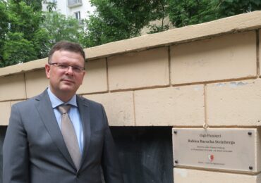 Uroczystość zasadzenia Dębu Pamięci poświęconego majorowi Baruchowi Steinbergowi.